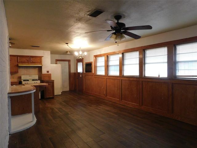 402 Cavalier Lane, Pasadena, TX 77502
