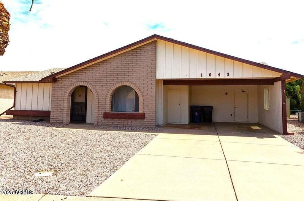 1043 S FLORENCE Drive, Mesa, AZ 85208