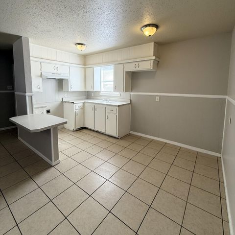 924 44th Street, A, Lubbock, TX 79412