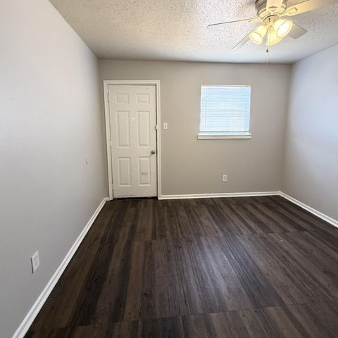 924 44th Street, A, Lubbock, TX 79412