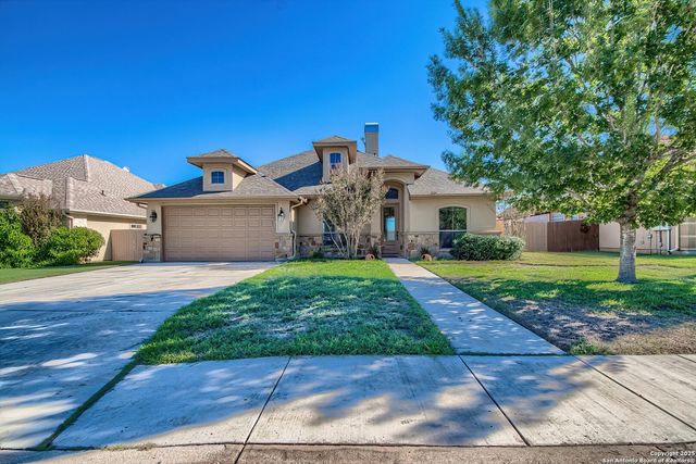 104 N. Elise Dr., La Vernia, TX 78121