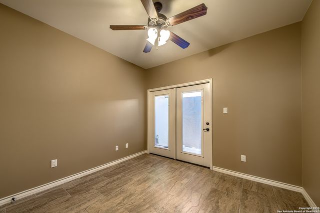 104 N. Elise Dr., La Vernia, TX 78121