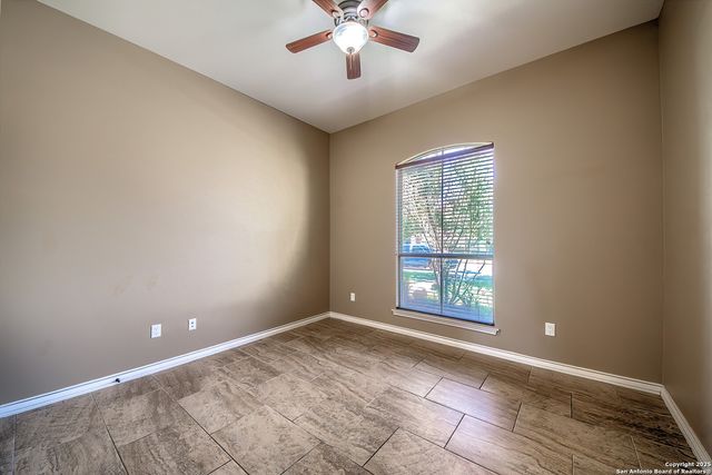 104 N. Elise Dr., La Vernia, TX 78121