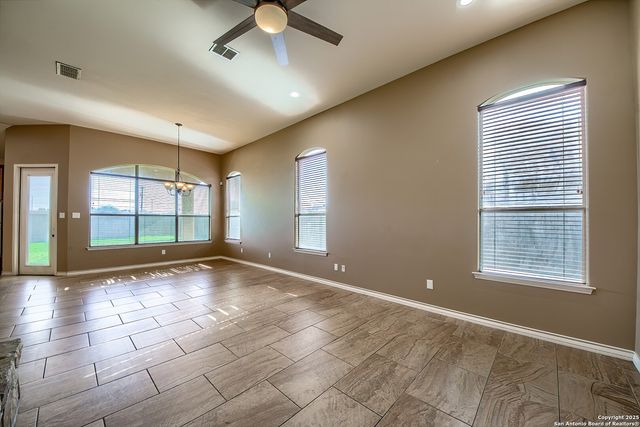 104 N. Elise Dr., La Vernia, TX 78121