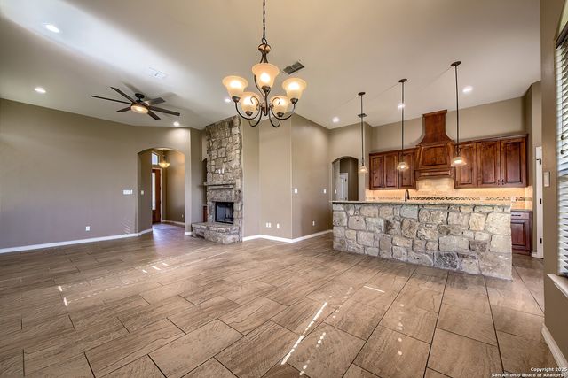 104 N. Elise Dr., La Vernia, TX 78121