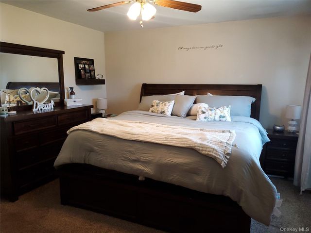 98 Fawn Lane E, South Setauket, NY 11720