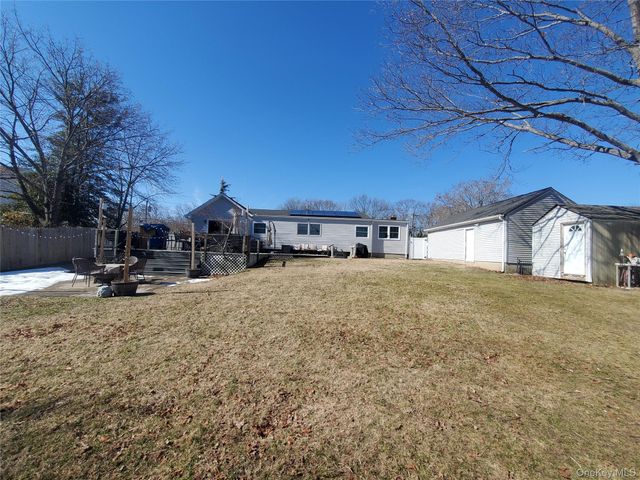 98 Fawn Lane E, South Setauket, NY 11720