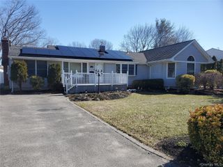 98 Fawn Lane E, South Setauket, NY 11720