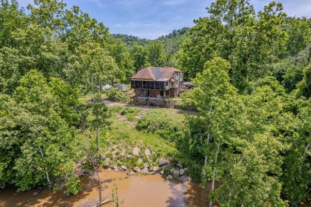 230 Glenbrier Lane, Huntington, WV 25702