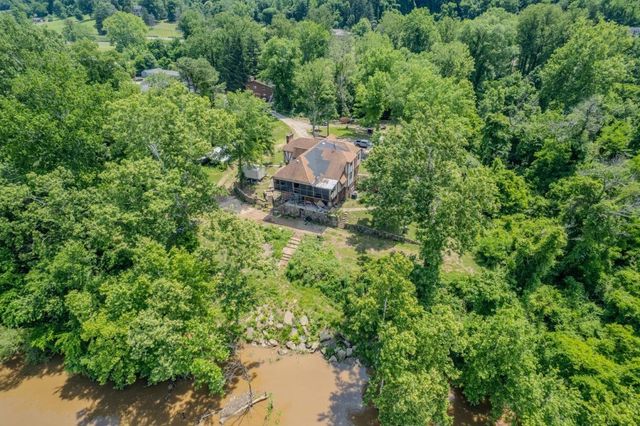 230 Glenbrier Lane, Huntington, WV 25702
