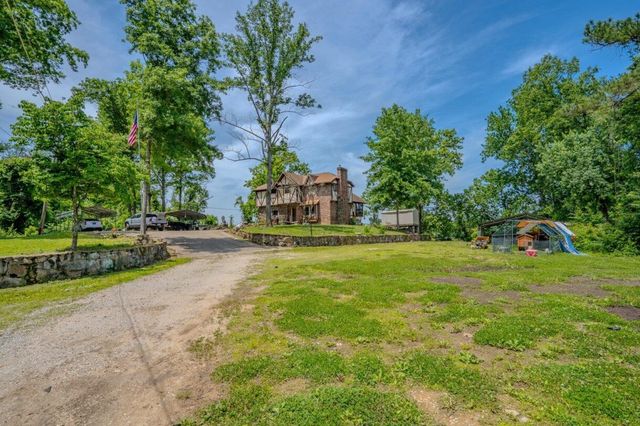 230 Glenbrier Lane, Huntington, WV 25702