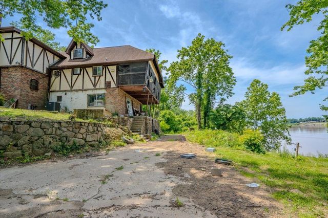 230 Glenbrier Lane, Huntington, WV 25702