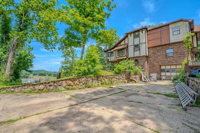 230 Glenbrier Lane, Huntington, WV 25702