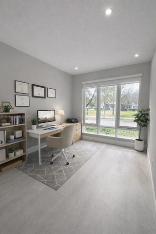 10565 NW 64th Way, Doral, FL 33178