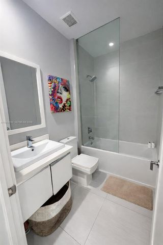 10565 NW 64th Way, Doral, FL 33178