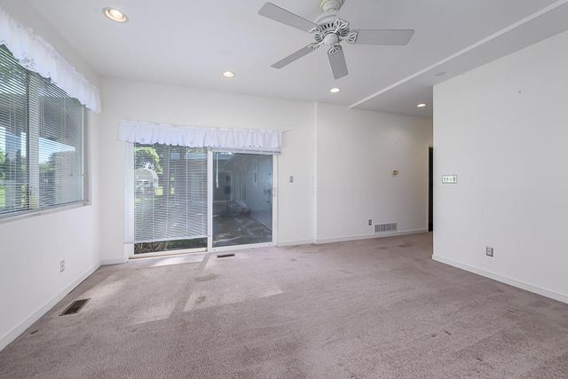 139 Woodland Road, Lansing, KS 66043