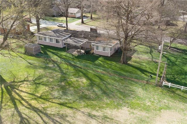 139 Woodland Road, Lansing, KS 66043