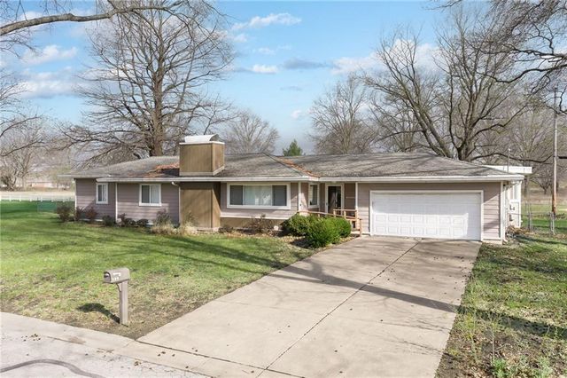 139 Woodland Road, Lansing, KS 66043