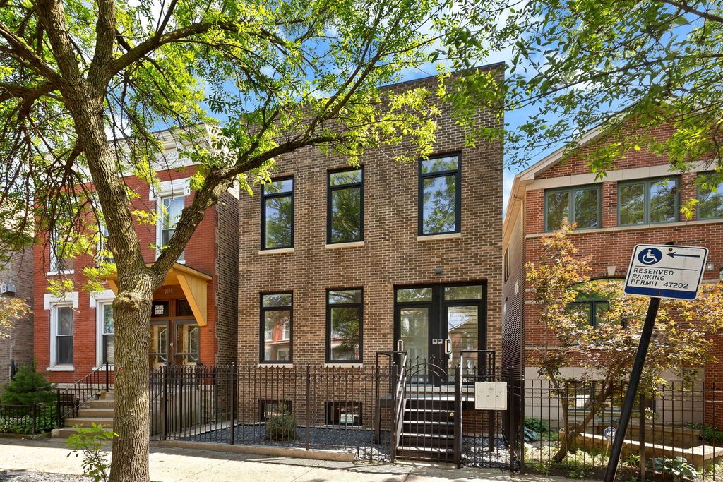 2121 W Ohio Street 1, Chicago, IL 60612