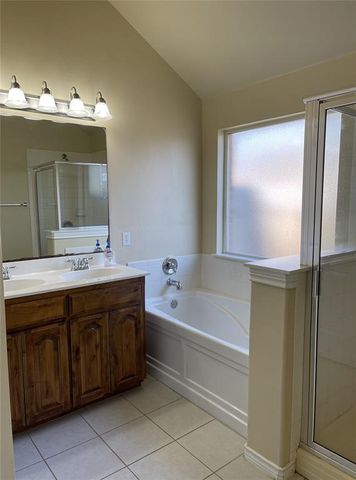 2404 Rookhaven Lane, Yukon, OK 73099
