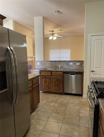 2404 Rookhaven Lane, Yukon, OK 73099