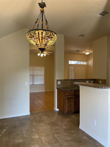 2404 Rookhaven Lane, Yukon, OK 73099