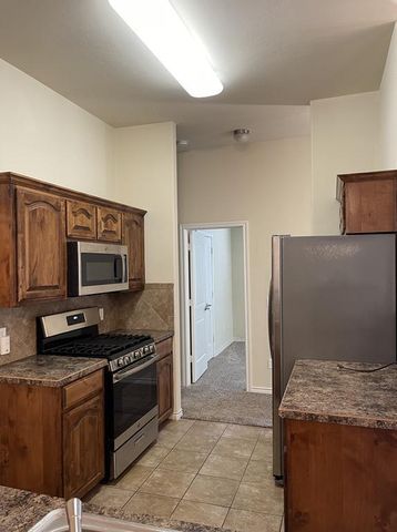 2404 Rookhaven Lane, Yukon, OK 73099