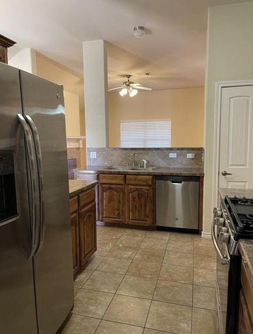 2404 Rookhaven Lane, Yukon, OK 73099