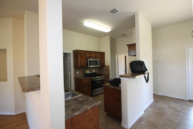 2404 Rookhaven Lane, Yukon, OK 73099