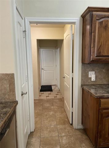 2404 Rookhaven Lane, Yukon, OK 73099