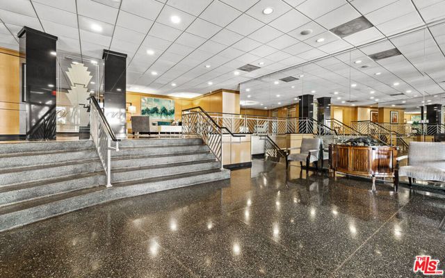 100 S Doheny Drive PH 1, Los Angeles, CA 90048