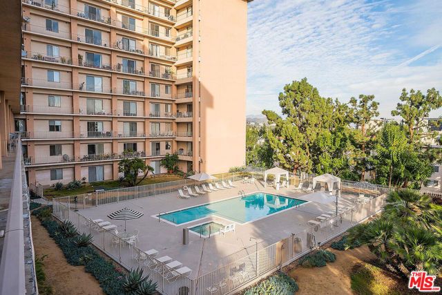 100 S Doheny Drive PH 1, Los Angeles, CA 90048