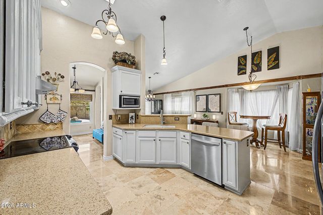 5908 W MANZANITA Court, Chandler, AZ 85226