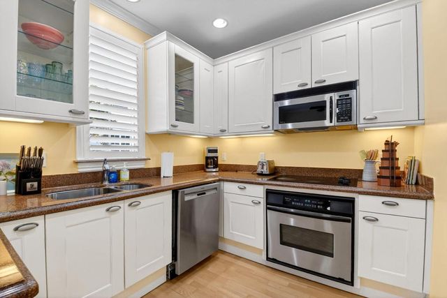 369 W Mallory Circle, Delray Beach, FL 33483