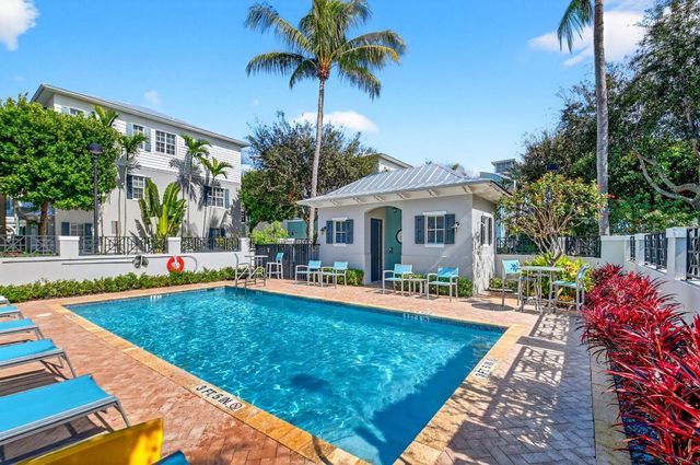 369 W Mallory Circle, Delray Beach, FL 33483