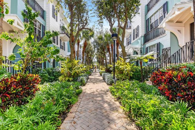 369 W Mallory Circle, Delray Beach, FL 33483