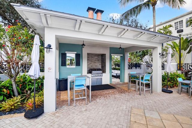 369 W Mallory Circle, Delray Beach, FL 33483