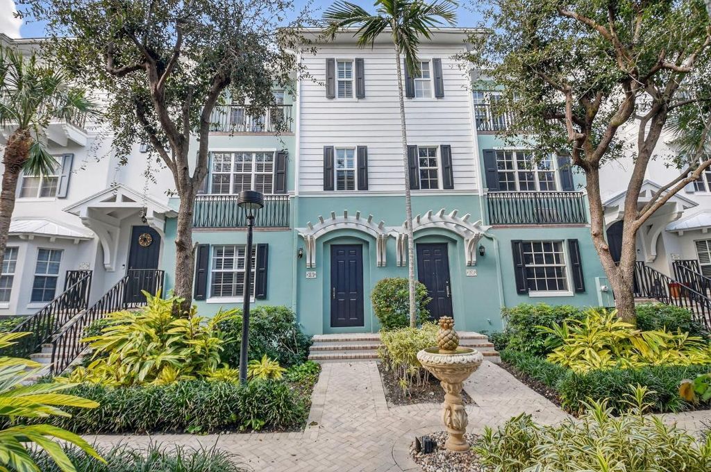 369 W Mallory Circle, Delray Beach, FL 33483