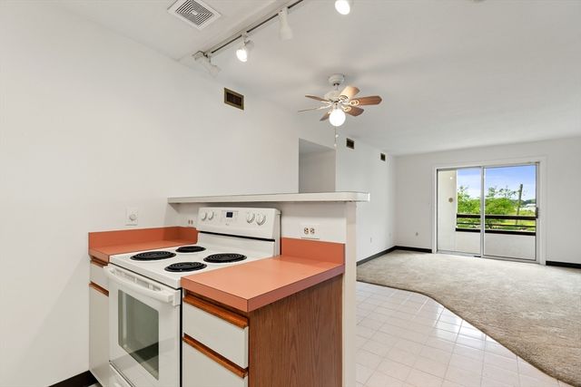 21 Margin St 27, Lynn, MA 01905