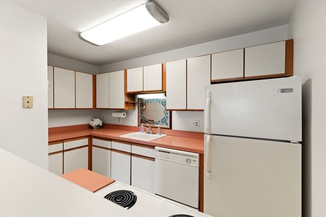 21 Margin St 27, Lynn, MA 01905