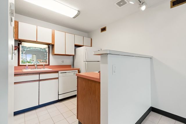 21 Margin St 27, Lynn, MA 01905