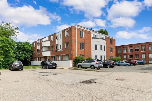 21 Margin St 27, Lynn, MA 01905