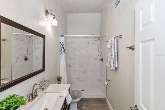 6235 17TH AVENUE N, St Petersburg, FL 33710