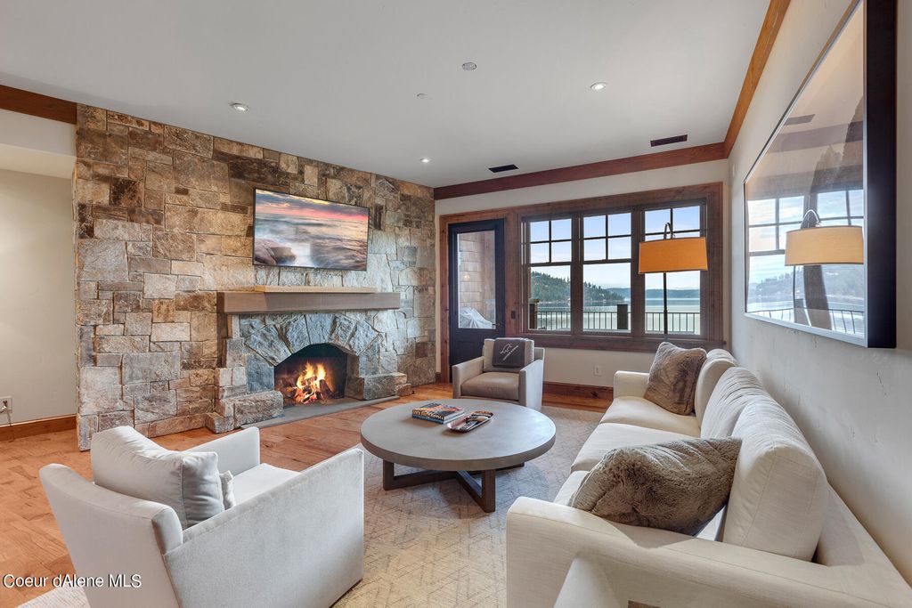 4757 S ARROW POINT DR, #305, Harrison, ID 83833