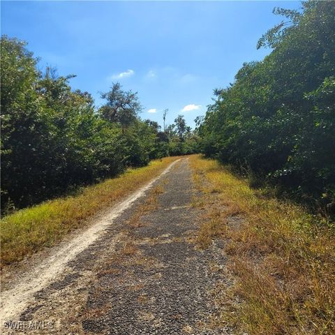 420 McLean CIR, Lehigh Acres, FL 33972