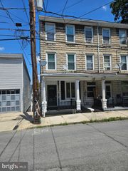 447 ARLINGTON ST, Tamaqua, PA 18252