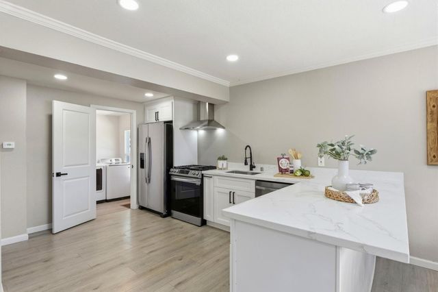 2383 Menalto Avenue, East Palo Alto, CA 94303