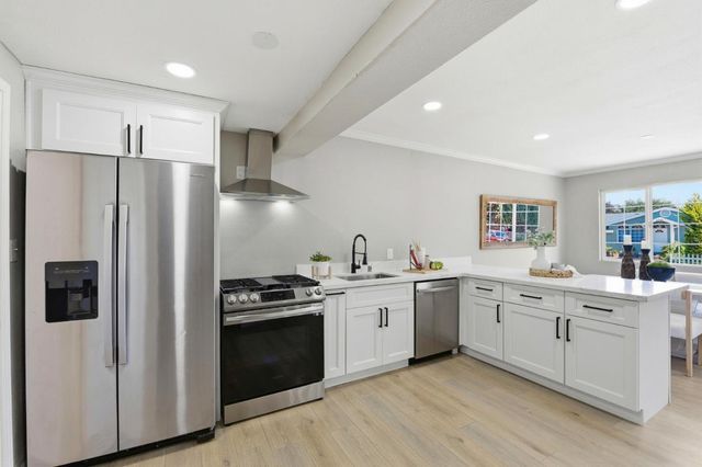 2383 Menalto Avenue, East Palo Alto, CA 94303