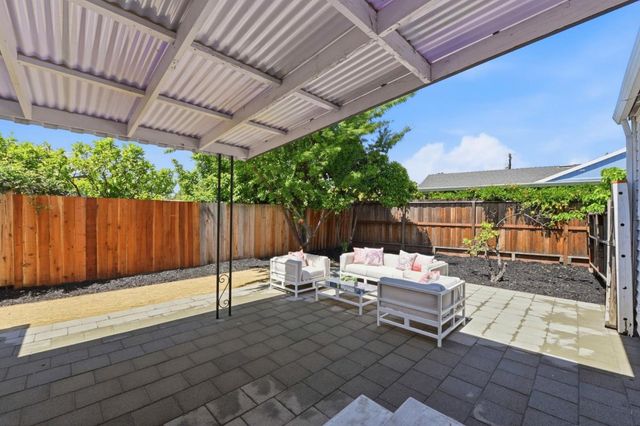 2383 Menalto Avenue, East Palo Alto, CA 94303