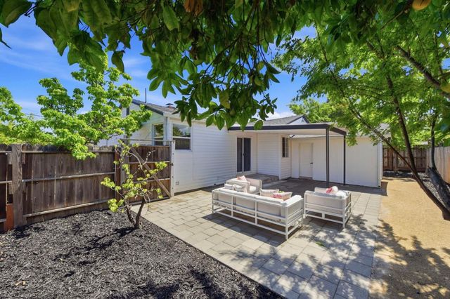 2383 Menalto Avenue, East Palo Alto, CA 94303